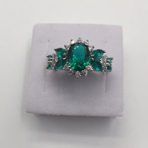 2 CARAT AAA GREEN EMERALD WHITE SAPPHIRE Silver